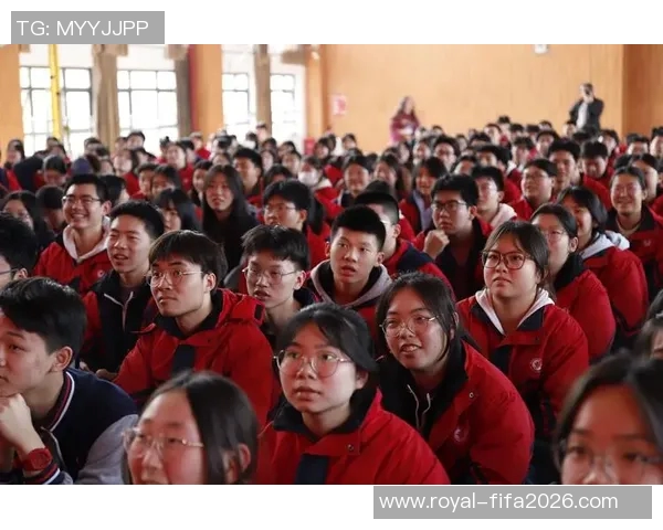 徐教练带领球队奋勇拼搏足球赛场上的激情与梦想交织 徐教练带领球队奋勇拼搏足球赛场上的激情与梦想交织